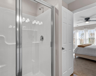 878 John Street - Photo Thumbnail 15