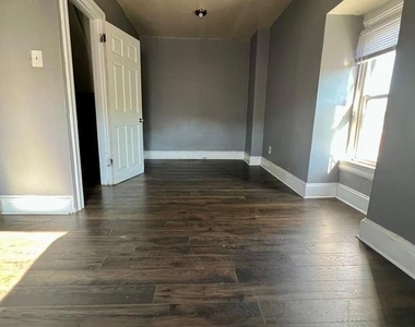 700 Pine Street - Photo Thumbnail 15
