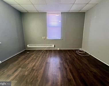 700 Pine Street - Photo Thumbnail 3