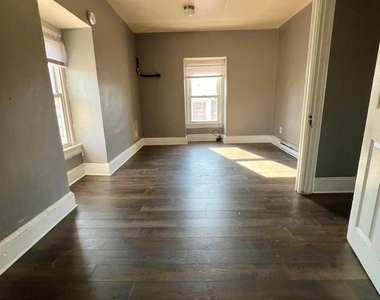 700 Pine Street - Photo Thumbnail 13