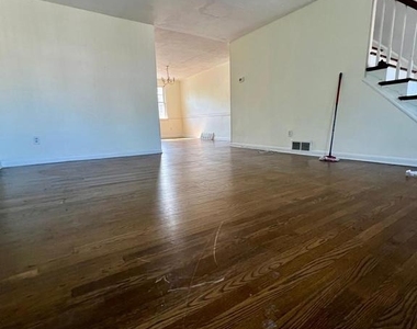 1348 Elson Road - Photo Thumbnail 4