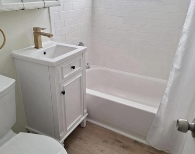 403 Trenton Court - Photo Thumbnail 9