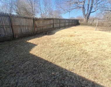 403 Trenton Court - Photo Thumbnail 10