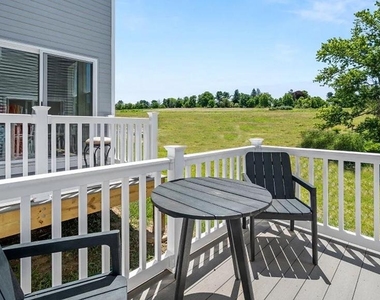 902 Magnolia Lane - Photo Thumbnail 11