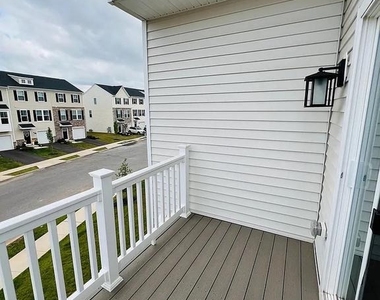 902 Magnolia Lane - Photo Thumbnail 9