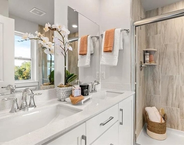 902 Magnolia Lane - Photo Thumbnail 13