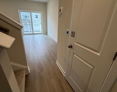 616 Brass Ln - Photo Thumbnail 9