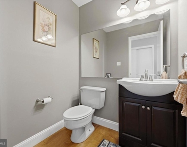 615 W Rosedale Avenue - Photo Thumbnail 13