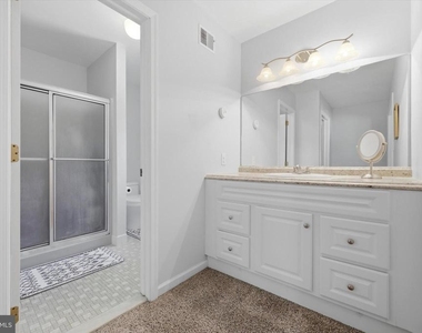 615 W Rosedale Avenue - Photo Thumbnail 15