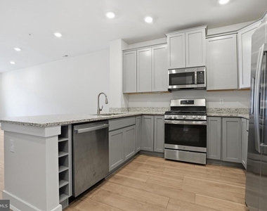 114 King Street - Photo Thumbnail 6