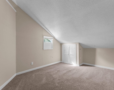 307 E F Street - Photo Thumbnail 9