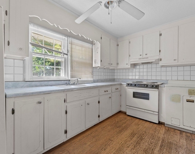 307 E F Street - Photo Thumbnail 5