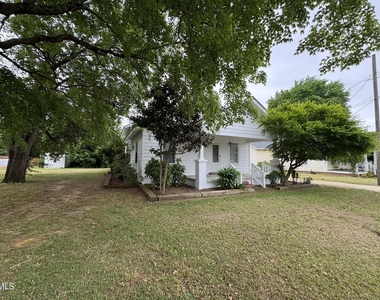 307 E F Street - Photo Thumbnail 19