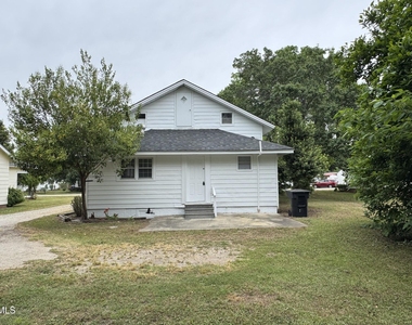 307 E F Street - Photo Thumbnail 14