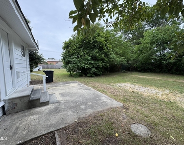 307 E F Street - Photo Thumbnail 18