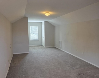 8208 Stone Cellar Drive - Photo Thumbnail 4