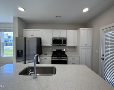 836 Pryor Street - Photo Thumbnail 13