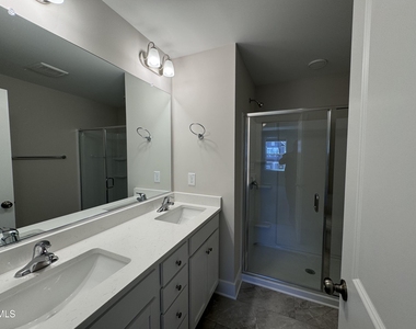 836 Pryor Street - Photo Thumbnail 7