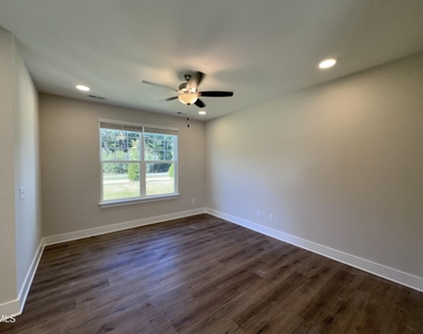 836 Pryor Street - Photo Thumbnail 3