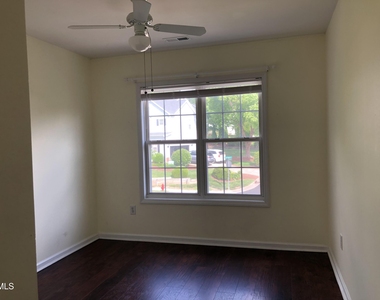 814 Bristol Blue Street - Photo Thumbnail 21