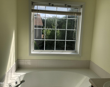 814 Bristol Blue Street - Photo Thumbnail 15