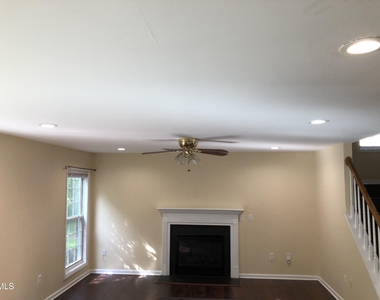 814 Bristol Blue Street - Photo Thumbnail 5
