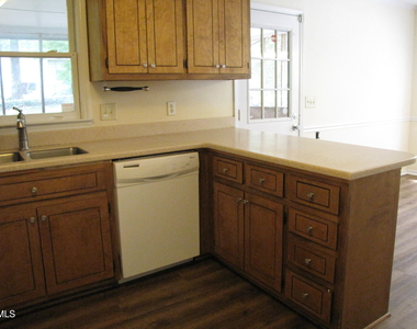 603 E Hammond Street - Photo Thumbnail 5
