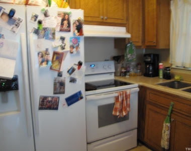 603 E Hammond Street - Photo Thumbnail 4