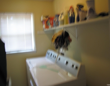 603 E Hammond Street - Photo Thumbnail 14