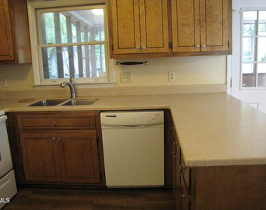 603 E Hammond Street - Photo Thumbnail 7