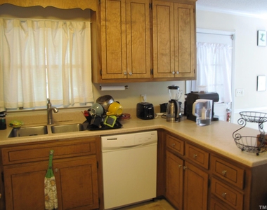 603 E Hammond Street - Photo Thumbnail 3