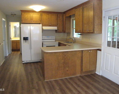 603 E Hammond Street - Photo Thumbnail 4