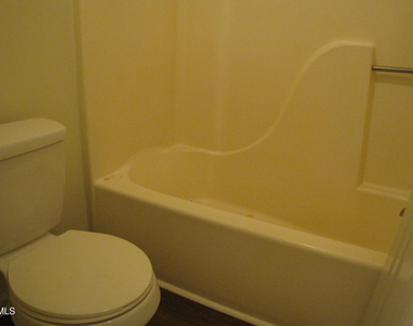 603 E Hammond Street - Photo Thumbnail 11