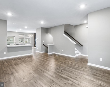 62 Rome Way - Photo Thumbnail 11