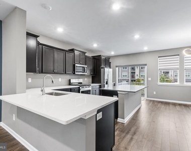 62 Rome Way - Photo Thumbnail 7