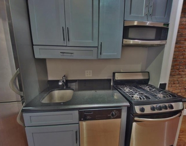 410 East 13th Street - Photo Thumbnail 1