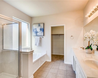 220 Stone Crest Blvd - Photo Thumbnail 11