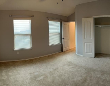 12821 Stoney Ridge Bnd - Photo Thumbnail 24