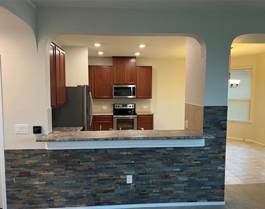 12821 Stoney Ridge Bnd - Photo Thumbnail 5