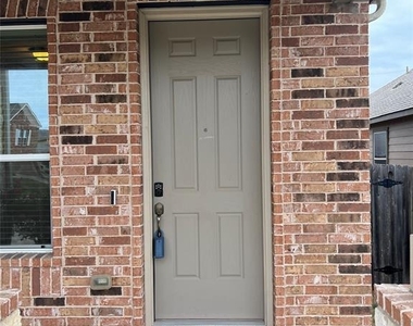 12821 Stoney Ridge Bnd - Photo Thumbnail 2