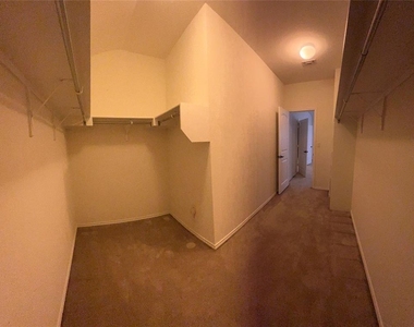 12821 Stoney Ridge Bnd - Photo Thumbnail 16