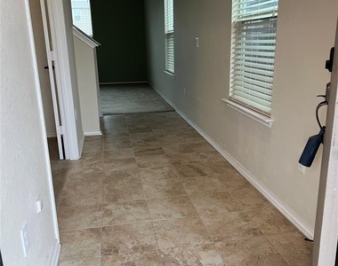 12821 Stoney Ridge Bnd - Photo Thumbnail 3