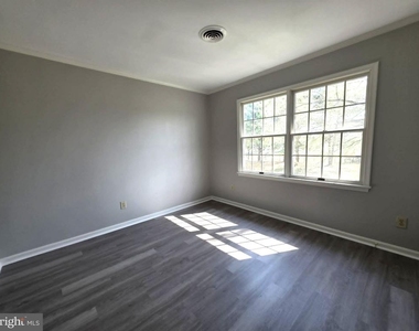 830 Larch Way - Photo Thumbnail 31