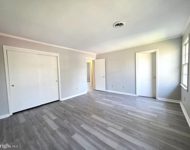 830 Larch Way - Photo Thumbnail 25