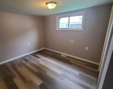 12512 Stone Bridge Drive - Photo Thumbnail 16