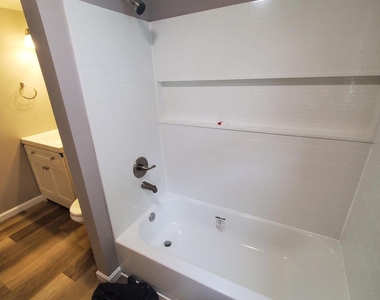 12512 Stone Bridge Drive - Photo Thumbnail 25