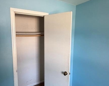 14818 Belle Ami Drive - Photo Thumbnail 12