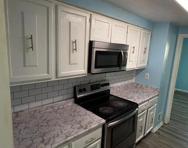 14818 Belle Ami Drive - Photo Thumbnail 5