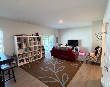 10802 Foxtrot Circle - Photo Thumbnail 21