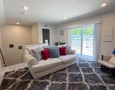 10802 Foxtrot Circle - Photo Thumbnail 16